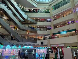 West Mall (D23), Retail #470243101